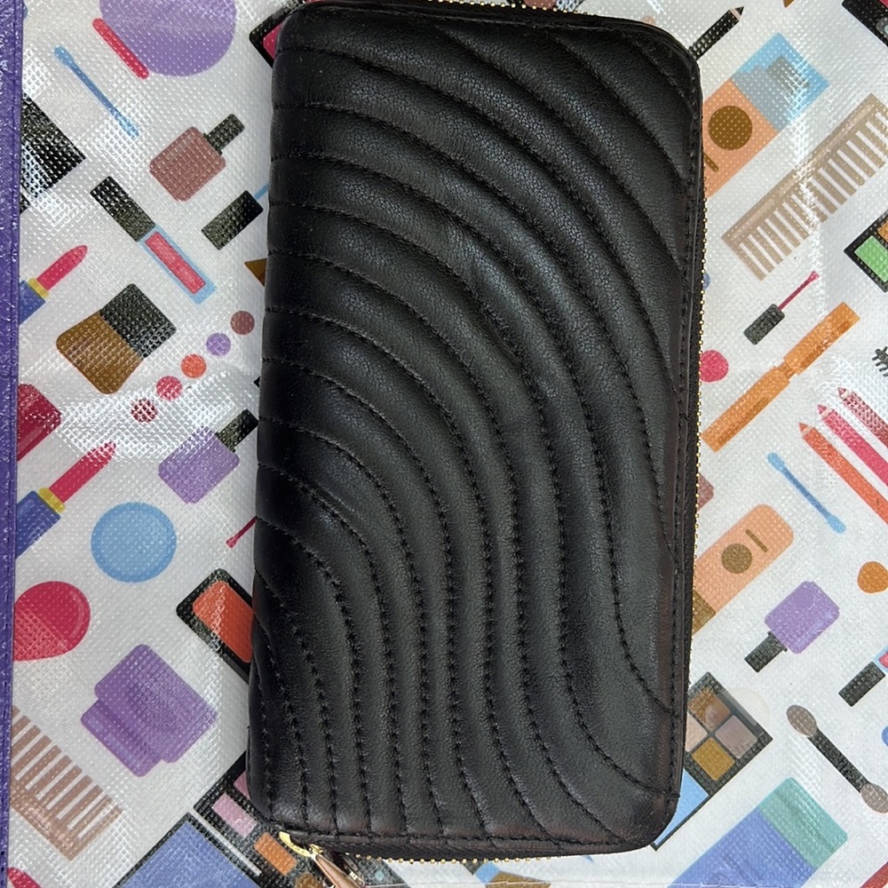 Henri Bendel leather wallet for women - Picture 4 of 16